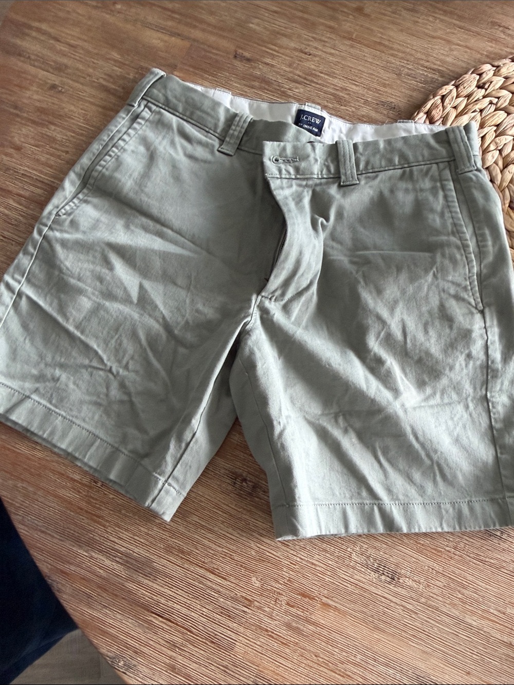 J. Crew Men's Light Olive Flat Front flex chino shorts